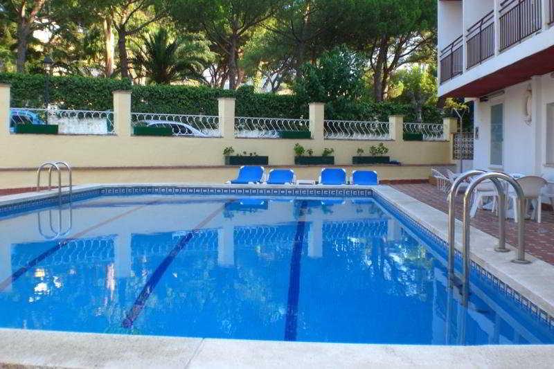 Summer Hotel カレーリャ エクステリア 写真