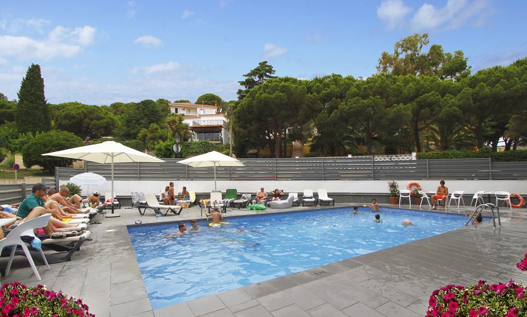 Summer Hotel カレーリャ エクステリア 写真